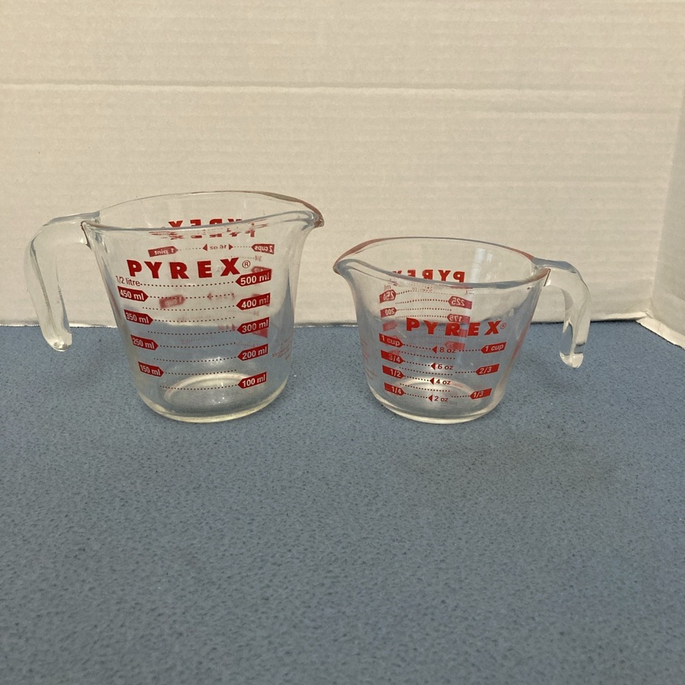 PYREX Clear w/Red Lettering Measuring Cups - Set w/1 cup (8oz) & 2cups (16oz)